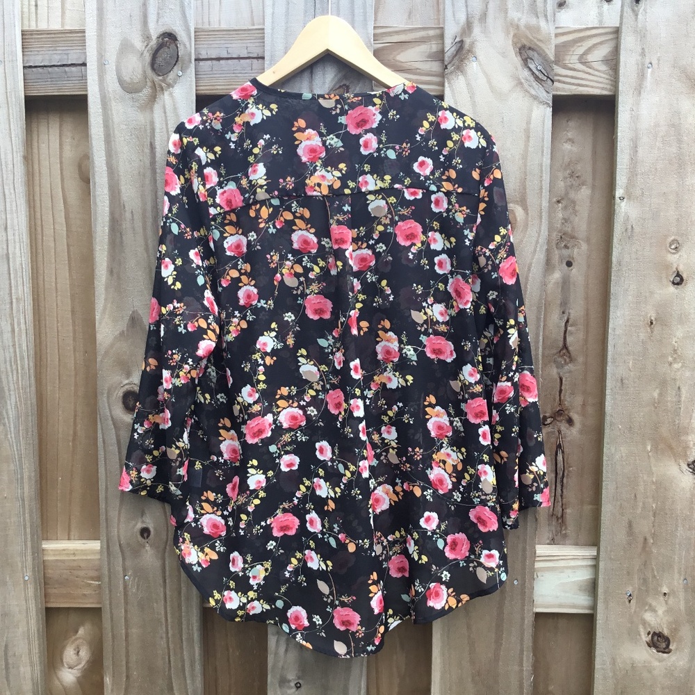 Light and comfy floral shirt